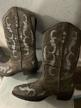 Glitter Inlay Heeled Western Boots - Low heel Size 9